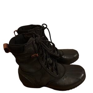 Sorel Suede Black and Green Lace-Up Boots